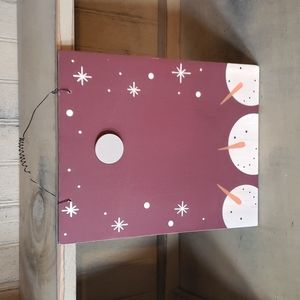 Hanging snowman decoration with magnet